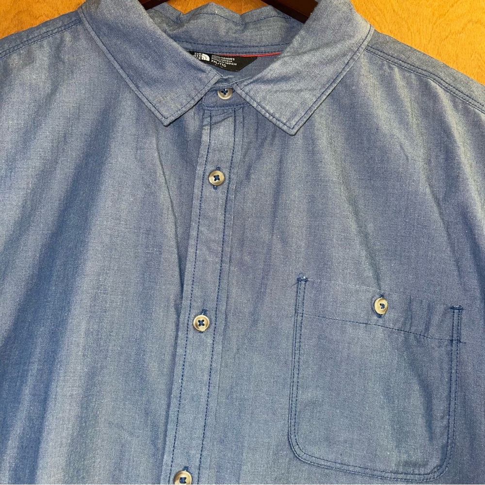 The North Face Men's Loghill Demin Blue Short Sleeve Pocket Button Down Mens XXL - Picture 2 of 8